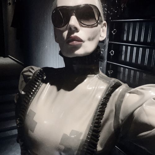 Galeriebild 7 von Mistress Helen Bates