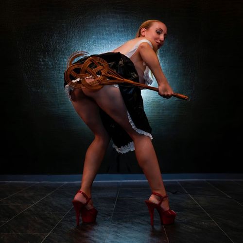 Galeriebild 2 von Frau Hölle